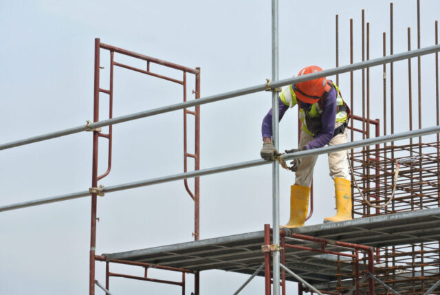 construction worker scaffold